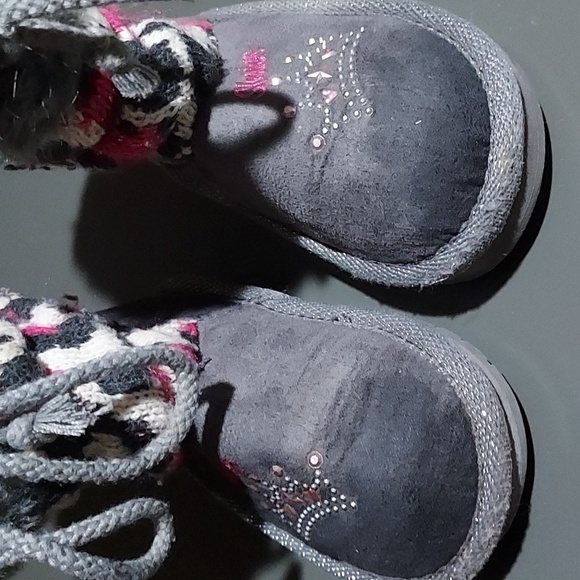 ๐2/$15 or 4/$25 Sketchers Boots with Princess Crown size 6 - Picture 4 of 4